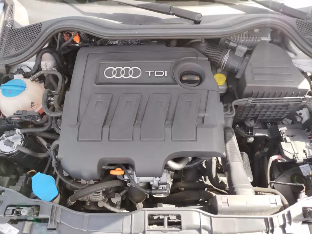 Audi A1 Sportback 2013 - 13750 EUR, 119213 km - 119213km - foto 16 de 18