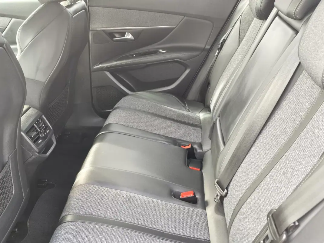 Peugeot 3008 2020 - 19900 EUR, 98000 km - AUTO.MOTO.pt - 98000km - foto 17 de 28