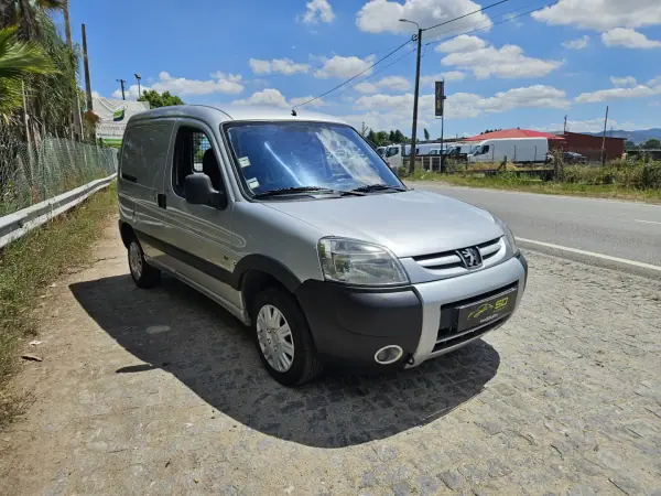 Peugeot PARTNER 1.6 HDI L2 2006 - 3300 EUR, 340000 km - AUTO.MOTO.pt - 340000km - foto 3 de 9