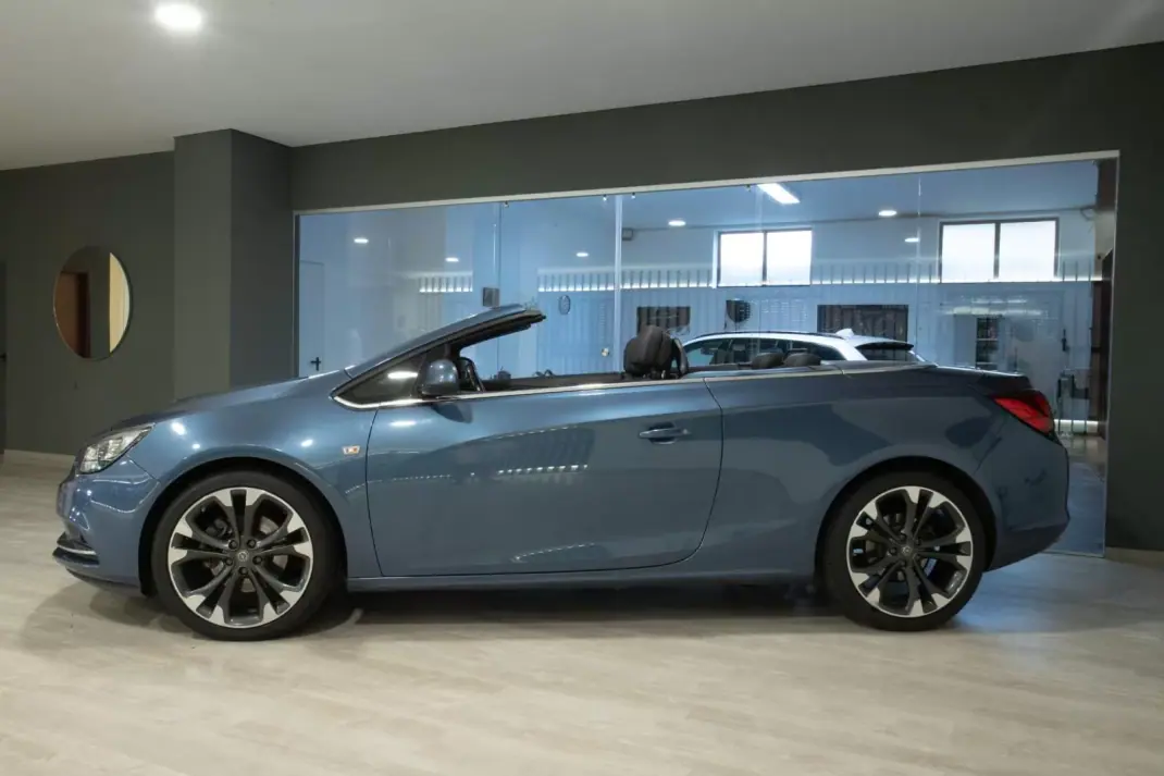 Opel Cascada 2015 - 15999 EUR, 100000 km - 100000km - foto 2 de 3