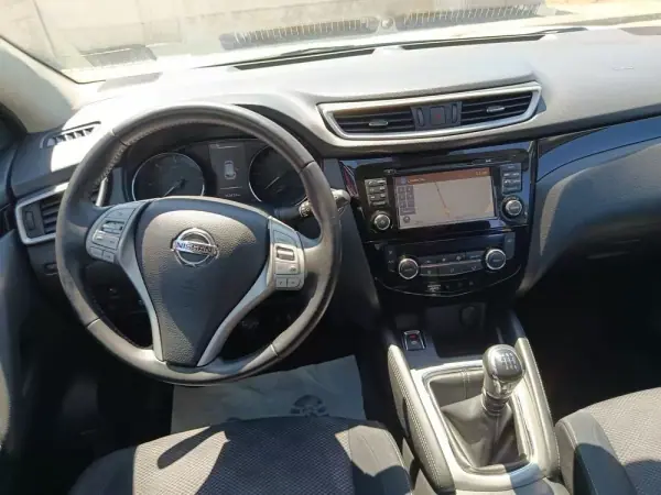 Nissan Qashqai 2017 - 12750 EUR, 153412 km - AUTO.MOTO.pt - 153412km - foto 9 de 30