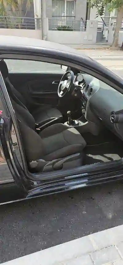 Seat Ibiza 1.9 Tdi Van 2005 - 4800 EUR, 360000 km - AUTO.MOTO.pt - 360000km - foto 3 de 6