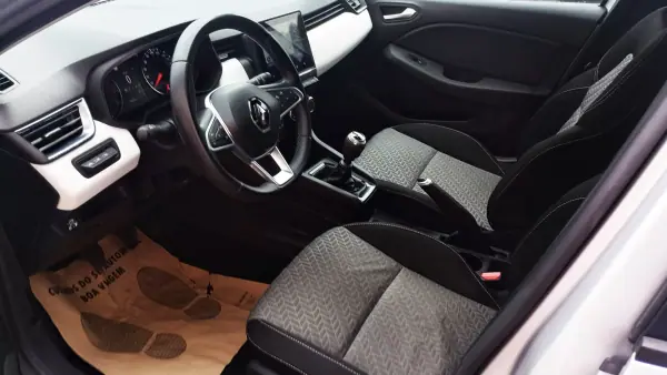 Renault Clio 2021 - 13999 EUR, 129999 km - AUTO.MOTO.pt - 129999km - foto 12 de 39