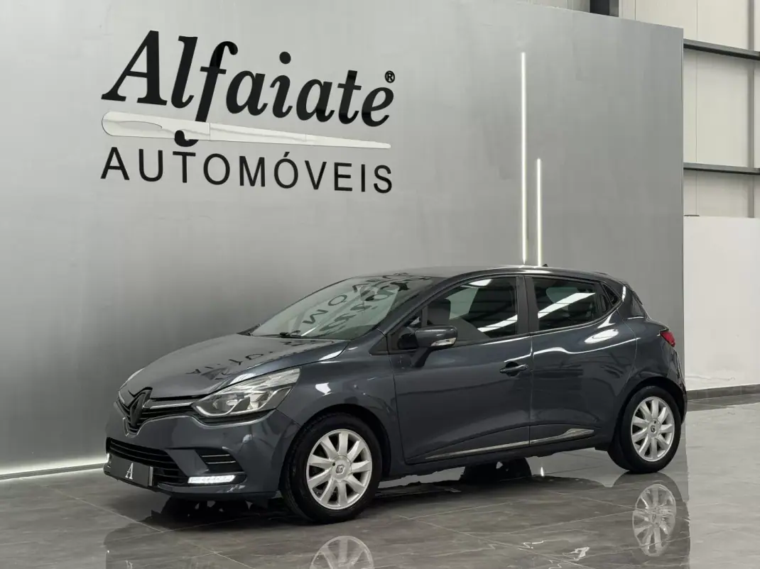 Renault Clio 2017 - 10990 EUR, 110000 km - 110000km - foto 8 de 14