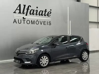Renault Clio 2017 - 10990 EUR, 110000 km - AUTO.MOTO.pt - 110000km - foto 8 de 14