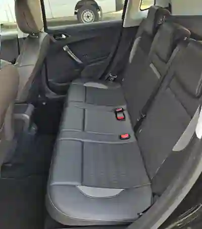 Peugeot 2008 2015 - 9100 EUR, 147000 km - AUTO.MOTO.pt - 147000km - foto 8 de 11