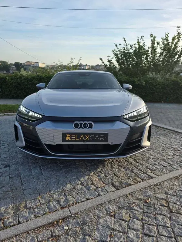 Audi e-tron GT 2021 - 52499 EUR, 100000 km - AUTO.MOTO.pt - 100000km - foto 41 de 46