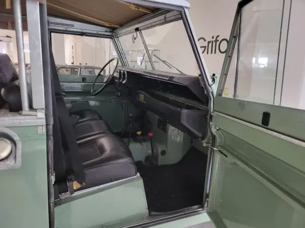 Land Rover Serie III 1973 - 35000 EUR, 87484 km - AUTO.MOTO.pt - 87484km - foto 24 de 47
