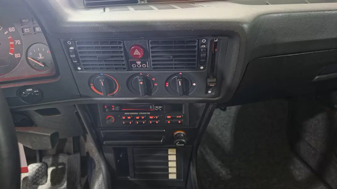 BMW 323 1982 - 27500 EUR, 224548 km - AUTO.MOTO.pt - 224548km - foto 35 de 44