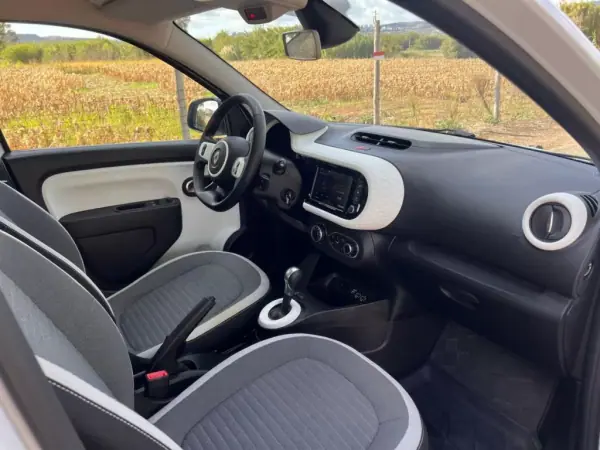 Renault Twingo 2022 - 15750 EUR, 11000 km - AUTO.MOTO.pt - 11000km - foto 18 de 46