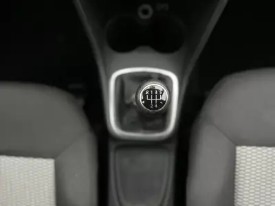 Volkswagen Polo 2010 - 7490 EUR, 151000 km - AUTO.MOTO.pt - 151000km - foto 22 de 30