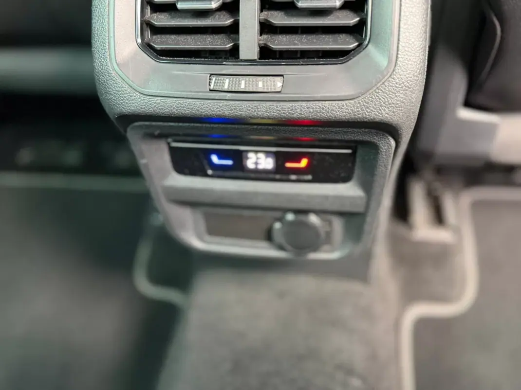 Volkswagen Tiguan 2022 - 33900 EUR, 71516 km - AUTO.MOTO.pt - 71516km - foto 18 de 21