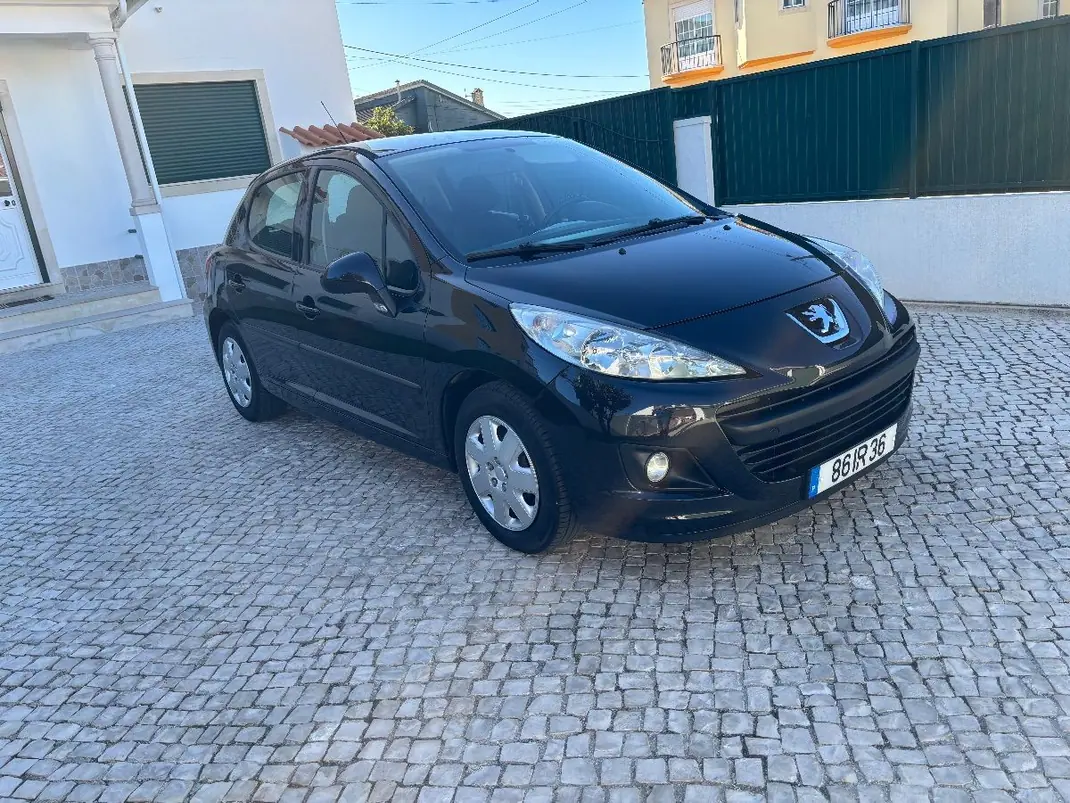 Peugeot 207 2010 - 5450 EUR, 162760 km - 162760km - foto 2 de 13