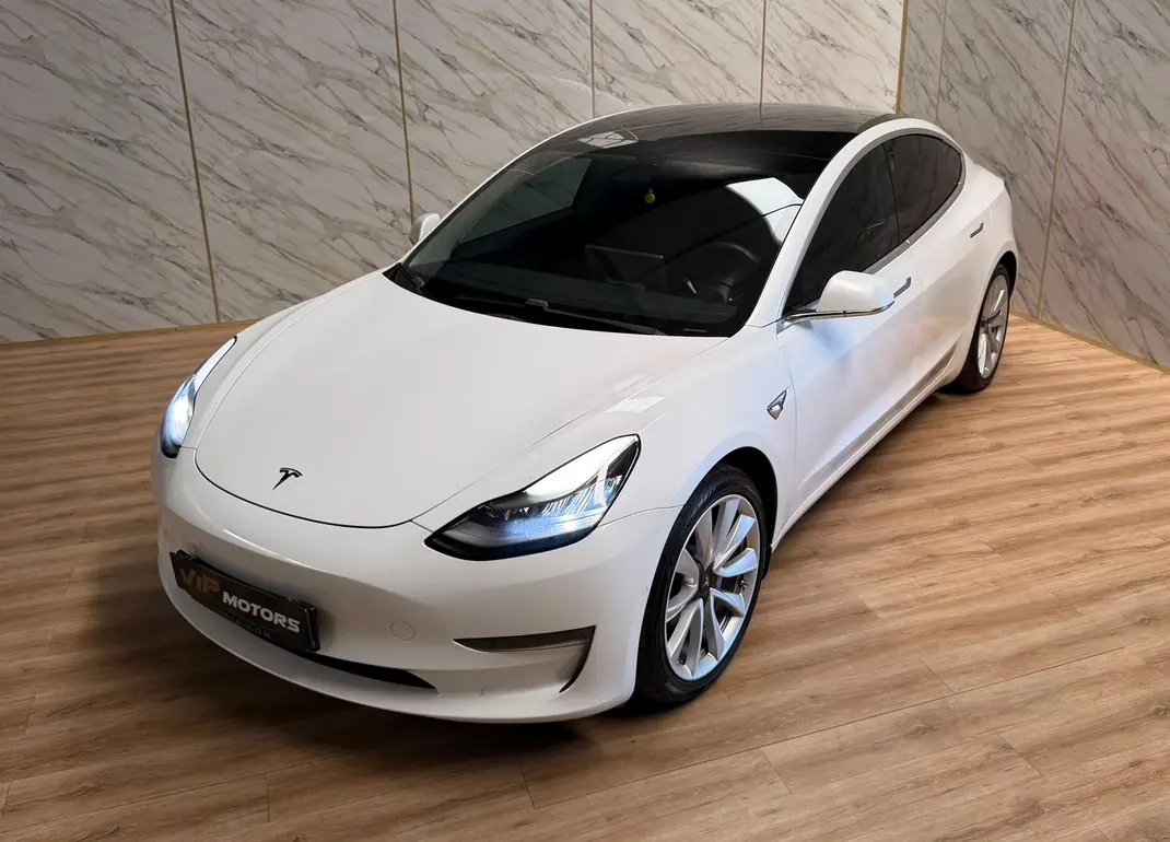 Tesla Model 3 2020 - 27900 EUR, 95000 km - 95000km - foto 3 de 11