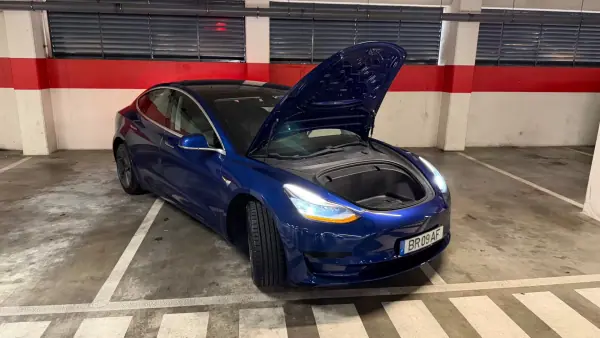 Tesla Model 3 2019 - 21900 EUR, 144900 km - AUTO.MOTO.pt - 144900km - foto 20 de 27