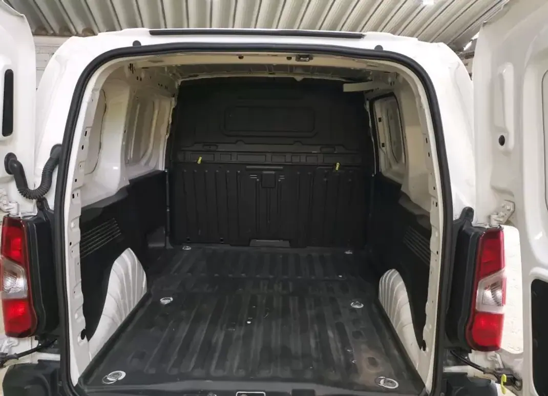 Opel Combo 2022 - 14750 EUR, 94274 km - AUTO.MOTO.pt - 94274km - foto 6 de 7