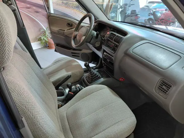 Suzuki Grand Vitara 1999 - 5900 EUR, 285000 km - AUTO.MOTO.pt - 285000km - foto 15 de 15