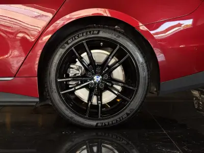 BMW i4 2024 - 44990 EUR, 14400 km - AUTO.MOTO.pt - 14400km - foto 9 de 25