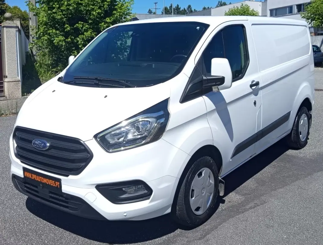 Ford Transit Custom 2019 - 17490 EUR, 136130 km - AUTO.MOTO.pt - 136130km - foto 1 de 18