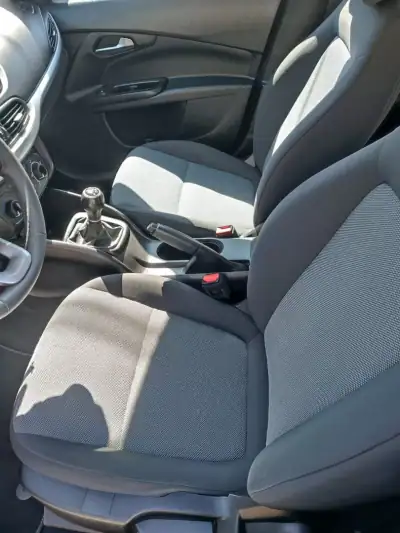 Fiat Tipo 2019 - 14000 EUR, 83000 km - AUTO.MOTO.pt - 83000km - foto 9 de 13