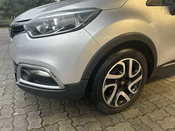 Renault Captur 2014 - 12250 EUR, 184000 km - AUTO.MOTO.pt - 184000km - foto 7 de 14