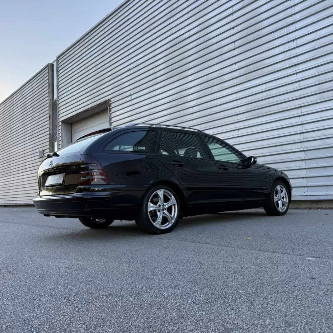 Mercedes-Benz C 200 2001 - 3900 EUR, 375000 km - 375000km - foto 21 de 23