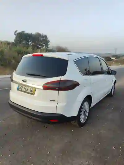 Ford S-Max 2013 - 7780 EUR, 252000 km - foto 5 de 6