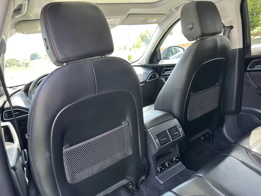Jaguar F-Pace 2018 - 22500 EUR, 146000 km - 146000km - foto 55 de 69
