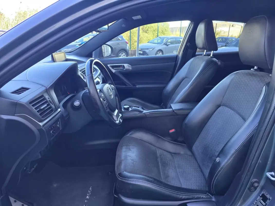 Lexus CT 200h 2016 - 17950 EUR, 217000 km - AUTO.MOTO.pt - 217000km - foto 7 de 13