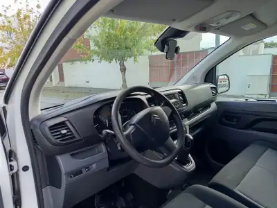 Citroën Jumpy 2018 - 13900 EUR, 151160 km - AUTO.MOTO.pt - 151160km - foto 12 de 17