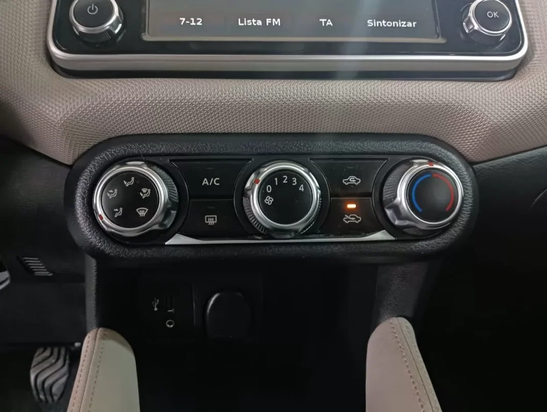 Nissan Micra 2018 - 14700 EUR, 111000 km - AUTO.MOTO.pt - 111000km - foto 14 de 16