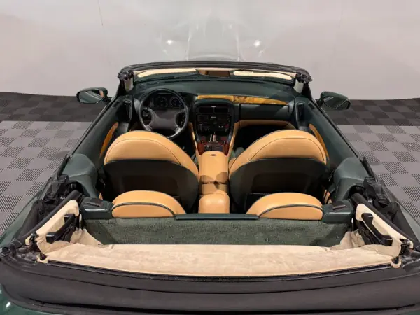 Aston Martin DB7 Vantage Coupé 1997 - 57500 EUR, 41000 km - AUTO.MOTO.pt - 41000km - foto 41 de 60