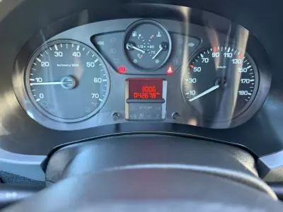 Peugeot Partner 2018 - 10900 EUR, 42678 km - 42678km - foto 3 de 9