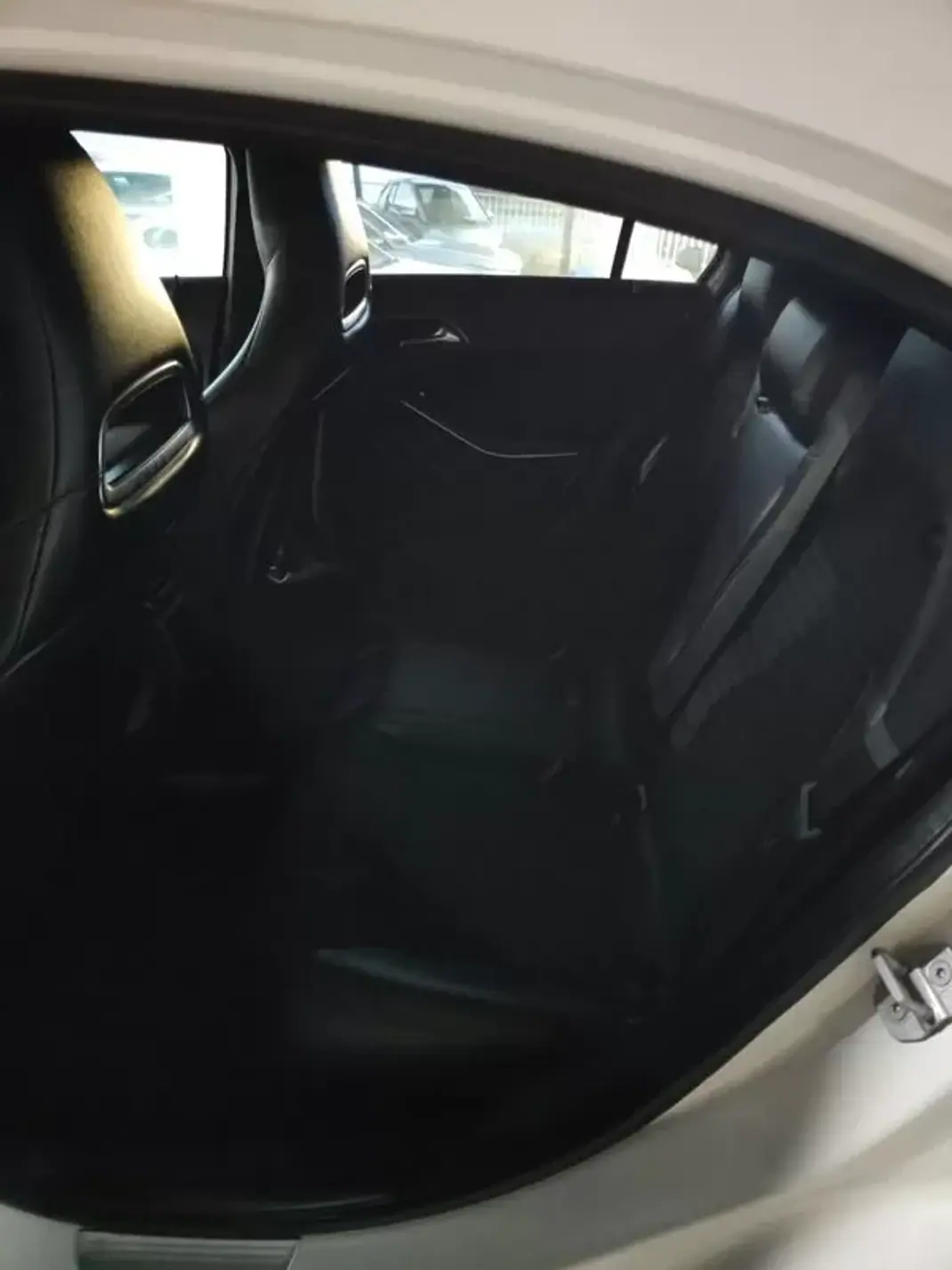 Mercedes-Benz A 180 2013 - 17650 EUR, 96800 km - AUTO.MOTO.pt - 96800km - foto 10 de 31