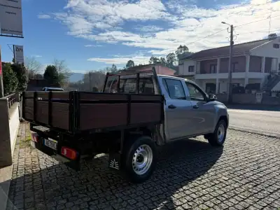 Toyota HILUX 2.4 D-4D 4WD CD CM 3LUG 2020 - 33990 EUR, 183987 km - AUTO.MOTO.pt - 183987km - foto 4 de 4