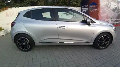 Renault Clio 2020 - 13690 EUR, 114437 km - AUTO.MOTO.pt - 114437km - foto 40 de 42