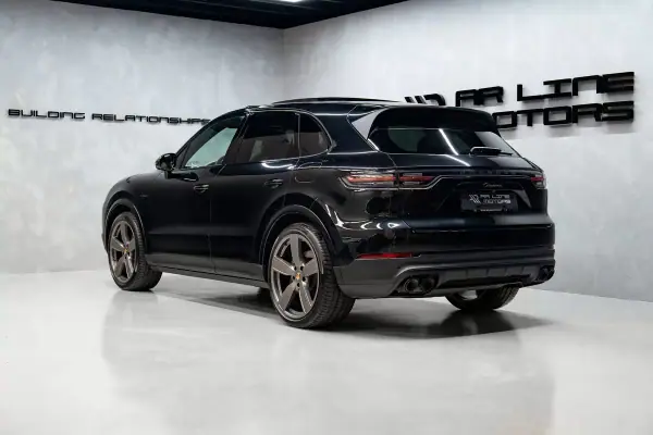 Porsche Cayenne 2023 - 89950 EUR, 40000 km - AUTO.MOTO.pt - 40000km - foto 9 de 59