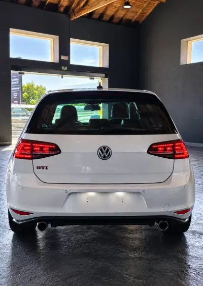 Volkswagen Golf 2015 - 23490 EUR, 96049 km - 96049km - foto 9 de 35