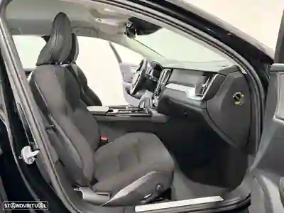 Volvo V60 2021 - 25990 EUR, 82125 km - AUTO.MOTO.pt - 82125km - foto 32 de 51