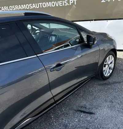 Renault Clio Break 2018 - 10900 EUR, 138940 km - AUTO.MOTO.pt - 138940km - foto 10 de 10