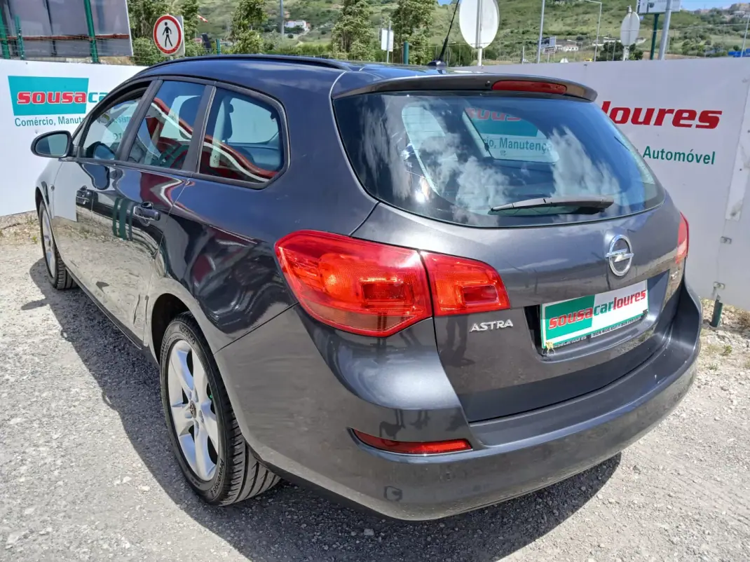 Opel Astra Sports Tourer 2011 - 6750 EUR, 153222 km - AUTO.MOTO.pt - 153222km - foto 11 de 25