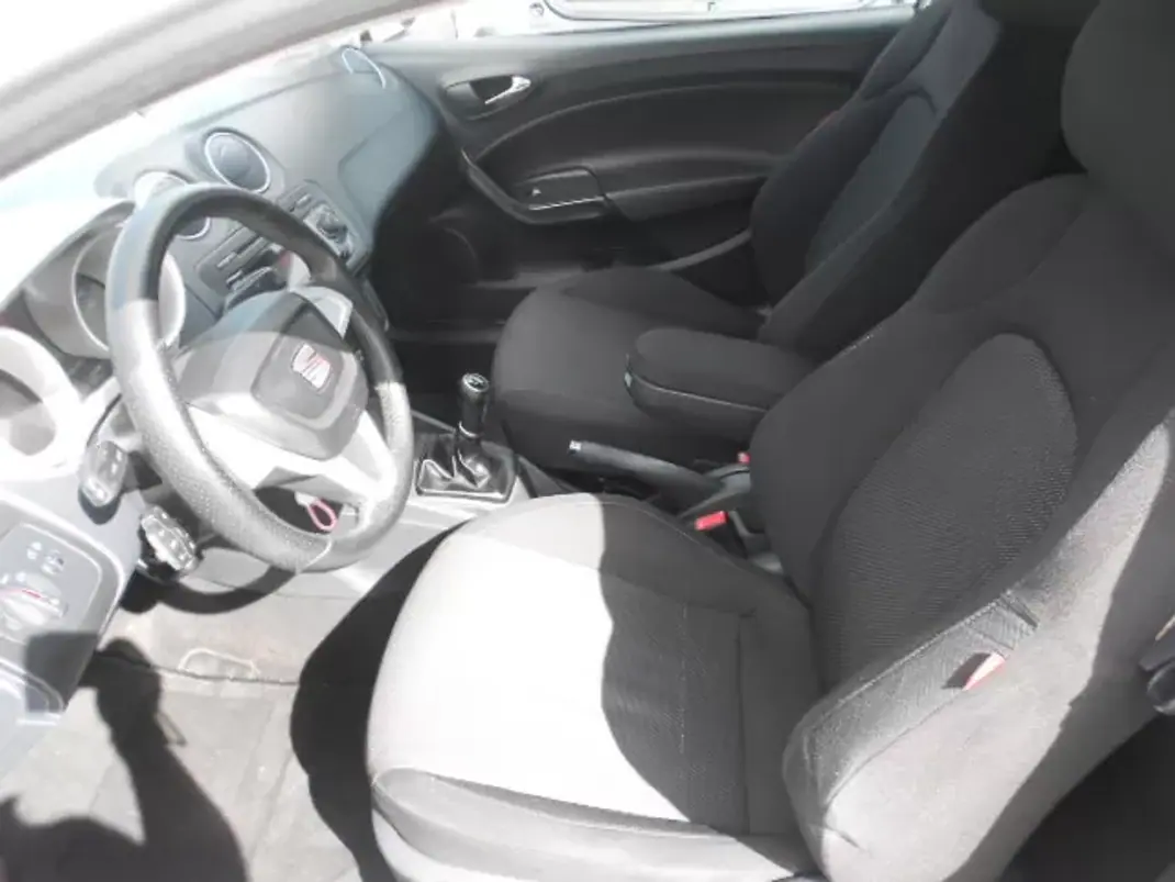 SEAT Ibiza 2008 - 6900 EUR, 349713 km - AUTO.MOTO.pt - 349713km - foto 11 de 14
