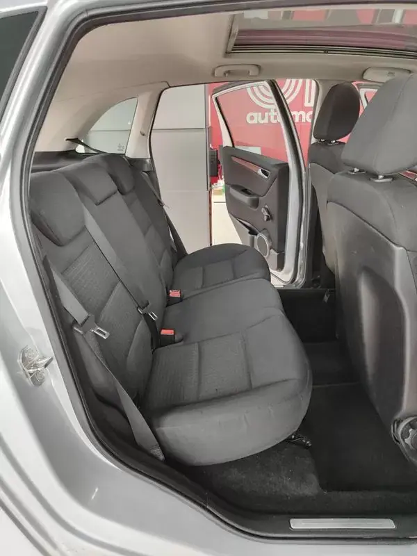 Mercedes-Benz B 200 2006 - 8250 EUR, 190000 km - AUTO.MOTO.pt - 190000km - foto 19 de 34