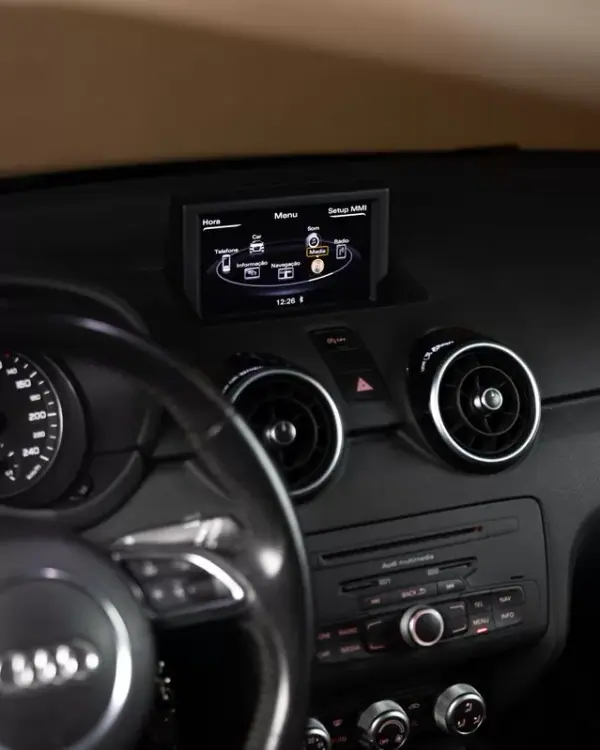 Audi A1 2010 - 8950 EUR, 193000 km - AUTO.MOTO.pt - 193000km - foto 9 de 17