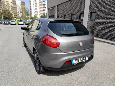 Fiat Bravo 2010 - 5980 EUR, 147000 km - AUTO.MOTO.pt - 147000km - foto 13 de 23