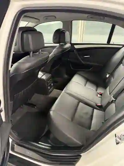 BMW 520 2008 — foto 6 de 9