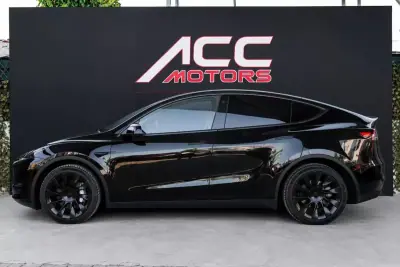 Tesla Model Y 2023 - 36990 EUR, 86000 km - AUTO.MOTO.pt - 86000km - foto 12 de 33