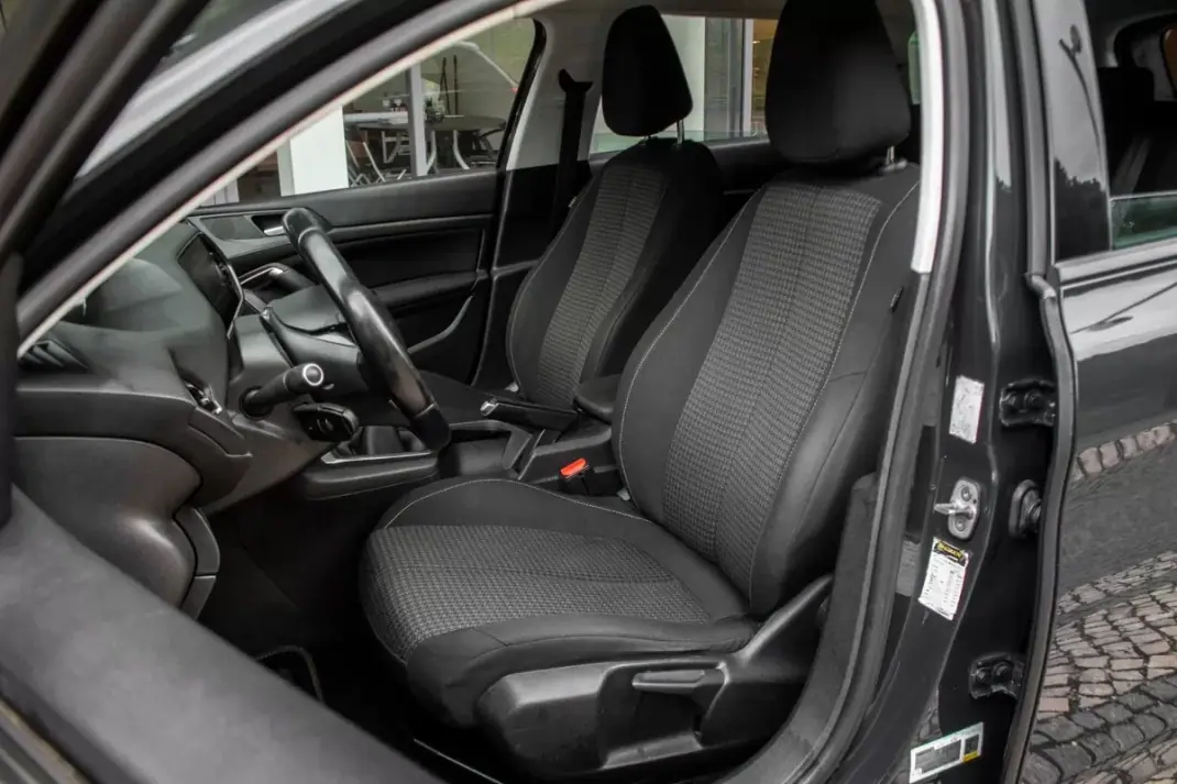 Peugeot 308 SW 2019 - 9750 EUR, 294100 km - AUTO.MOTO.pt - 294100km - foto 22 de 36