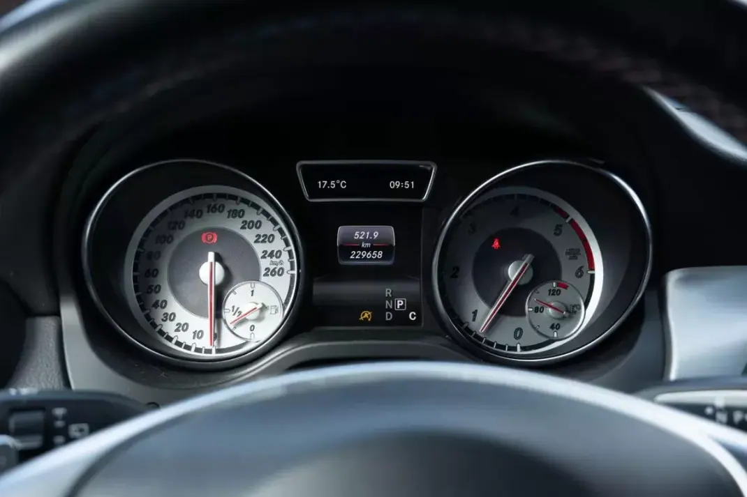 Mercedes-Benz CLA 220 2016 - 22999 EUR, 229658 km - AUTO.MOTO.pt - 229658km - foto 18 de 27