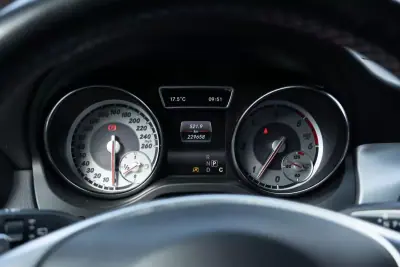 Mercedes-Benz CLA 220 2016 - 22999 EUR, 229658 km - AUTO.MOTO.pt - 229658km - foto 18 de 27